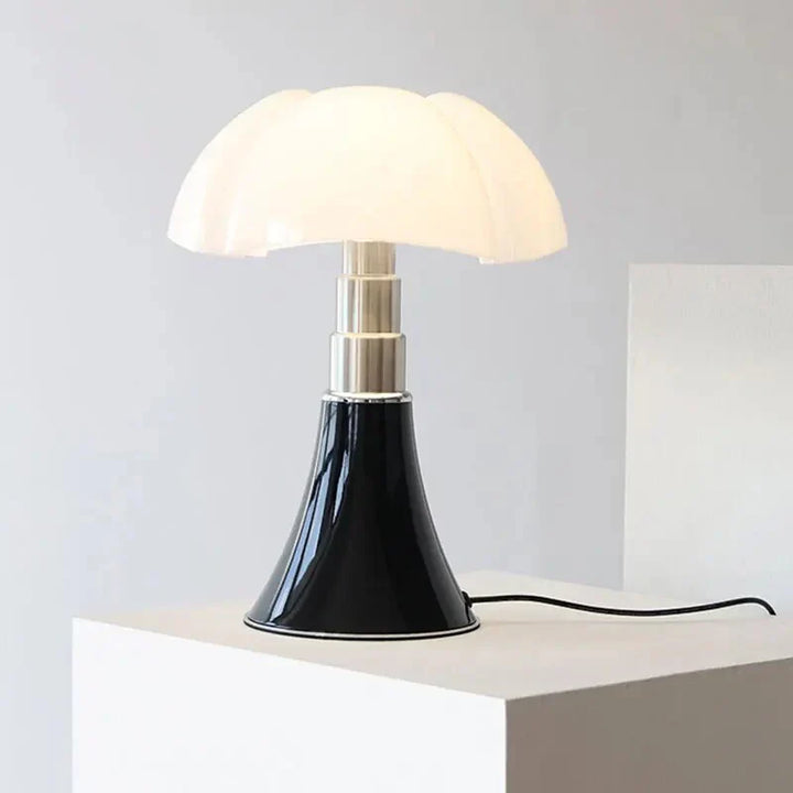 Moderne schwarze Tischlampe mit weißem Schirm, ideal für Schlafzimmer, Designer-Lampe.