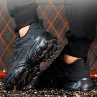 Schwarze Herren-Sneaker, rutschfest, atmungsaktiv, modisch, ideal für Outdoor-Aktivitäten.