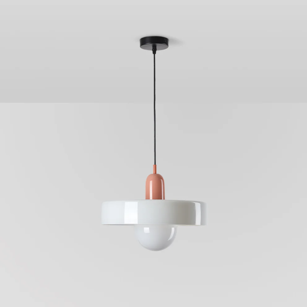 Moderne weiße Hängelampe mit rosa Akzent, minimalistisches Design, Deckenleuchte.
