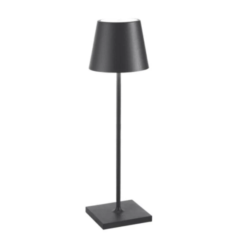 Schwarze Tischlampe, modernes Design, Metall, minimalistisch, Beleuchtung, Inneneinrichtung.