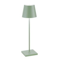 Grüne Tischlampe aus Metall, modernes Design, ideal für Wohnzimmer oder Bürobeleuchtung.