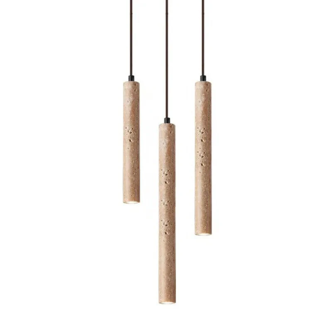 Drei zylindrische Pendelleuchten aus Naturstein, modern, minimalistisch, hängend, beige.