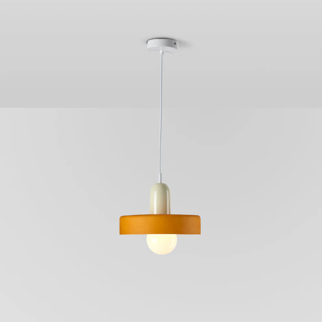Moderne Pendelleuchte, orange-weiß, minimalistisches Design, Deckenlampe für Wohnzimmer.