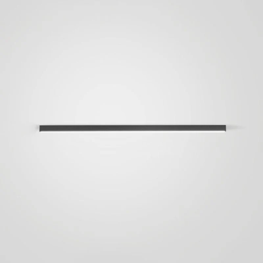 Schwarze LED-Wandleuchte, minimalistisch, modern, energiesparend, für Innenräume.