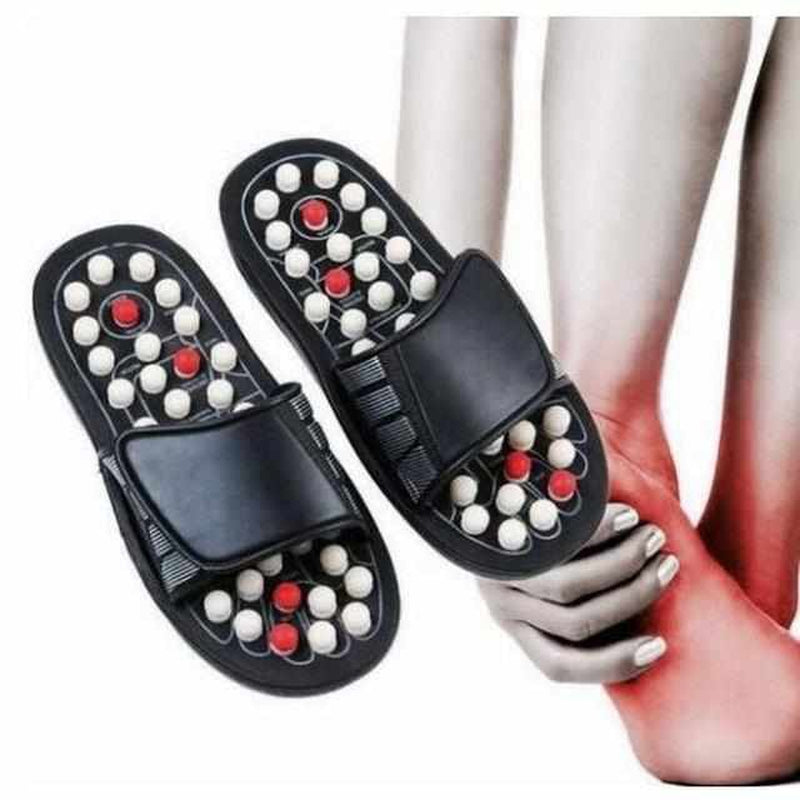 Schwarze Akupressur-Sandalen mit Massagekugeln, Fußschmerzen Linderung, Reflexzonenmassage.