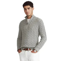 Grauer Strickpullover mit Reißverschluss, Herrenmode, elegantes Design, warm und stilvoll.