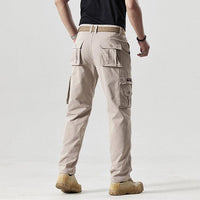 Beige Herren-Cargohose, Baumwolle, mit Taschen, Outdoor-Mode, Rückansicht.