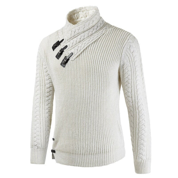 Beiger Strickpullover mit Zopfmuster, Stehkragen und Schnallen, Herrenmode, Winterkleidung.