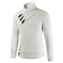 Beiger Strickpullover mit Zopfmuster, Stehkragen und Schnallen, Herrenmode, Winterkleidung.