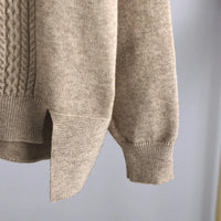 Beiger Strickpullover aus Wolle, Zopfmuster, Damenmode, Herbst-Winter, gemütlich, elegant.