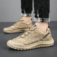 Beige Wanderschuhe für Herren, atmungsaktiv, rutschfest, ideal für Outdoor-Aktivitäten.