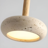 Moderne Deckenleuchte aus Beton, rund, beige, mit Holzdetail, minimalistisches Design.