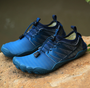 Blaue Barfußschuhe für Herren, atmungsaktiv, rutschfest, ideal für Outdoor-Aktivitäten.