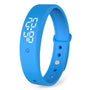 Blaue digitale Armbanduhr mit LED-Anzeige, Silikonarmband, modern, sportlich, unisex.