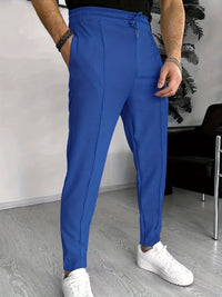 Blaue Herren-Chinohose, kariert, modern, aus Baumwolle, ideal für Freizeit und Büro.