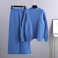Blauer Strickpullover und Hose Set, Damenmode, gemütlich, Winterkleidung, elegantes Design.