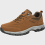Brauner Outdoor-Wanderschuh, rutschfeste Sohle, atmungsaktives Material, Herren-Sneaker.