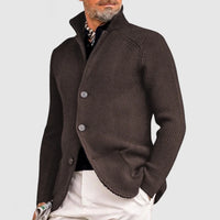 Brauner Herren-Strickblazer, elegantes Design, Knopfverschluss, ideal für Herbstmode.