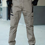 Beige Cargohose für Herren, strapazierfähig, mit Seitentaschen, ideal für Outdoor-Aktivitäten.