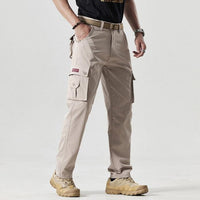 Beige Herren-Cargohose mit Taschen, lässig, robust, ideal für Outdoor-Aktivitäten.