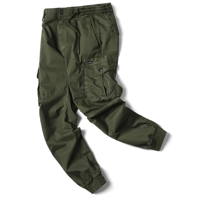 Olivgrüne Herren-Cargohose, Baumwolle, elastischer Bund, Seitentaschen, Freizeitmode.