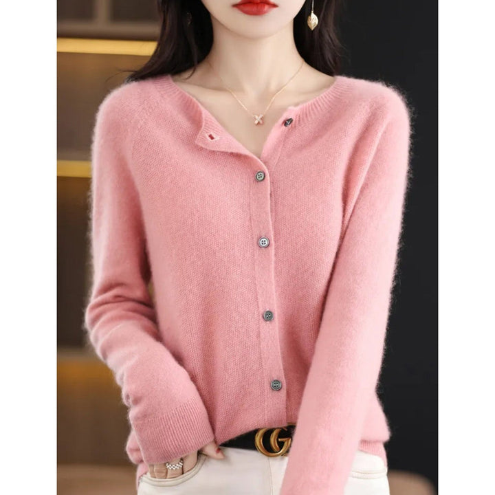 Damen Strickjacke rosa, Knöpfe, weiches Material, modisch, elegant, Herbstmode, Damenbekleidung.