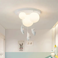 Deckenleuchte Kinderzimmer, weiße Wolkenform, hängende Tierfiguren, moderne LED-Lampe.