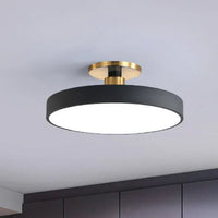 Moderne schwarze Deckenleuchte mit goldenen Akzenten, LED, rund, Wohnzimmerbeleuchtung.