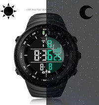 Schwarze digitale Armbanduhr mit LED-Anzeige, Kompassfunktion, Tag-Nacht-Modus.