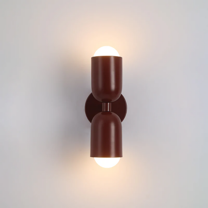 Moderne Wandleuchte, braun, doppelseitig, LED, Innenbeleuchtung, minimalistisches Design.