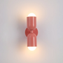 Rosa Wandleuchte mit zwei Glühbirnen, modernes Design, Innenbeleuchtung, Metall.