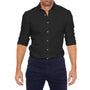 Mann in schwarzem Hemd mit langen Ärmeln, Knöpfen, eleganter Look, Freizeitmode für Herren.