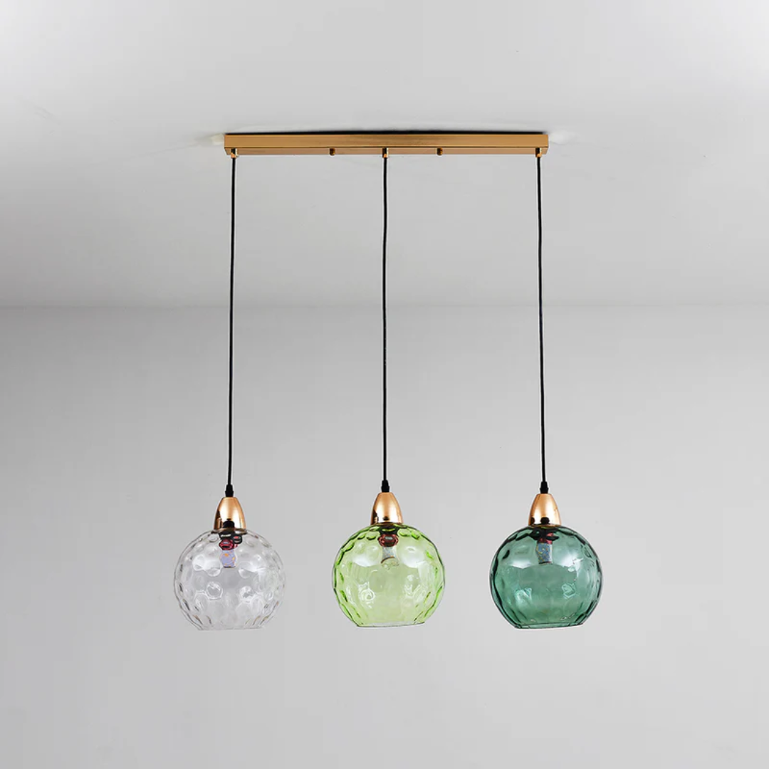 Dreifache Pendelleuchte, Glas, grün und klar, modern, für Esszimmer oder Küche.