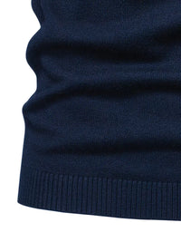 Dunkelblauer Strickpullover aus Baumwolle, Nahaufnahme, weiches Material, modisch, Herrenmode.