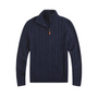 Dunkelblauer Herrenpullover mit Zopfmuster, Reißverschluss, Strickmode, Winterkleidung.