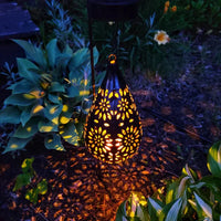 Solarlaterne Gartenbeleuchtung, tropfenförmig, schwarz, Blumenmuster, LED, Nachtaufnahme
