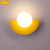 Gelbe Wandleuchte, halbkreisförmig, modernes Design, LED-Licht, Innenbeleuchtung.