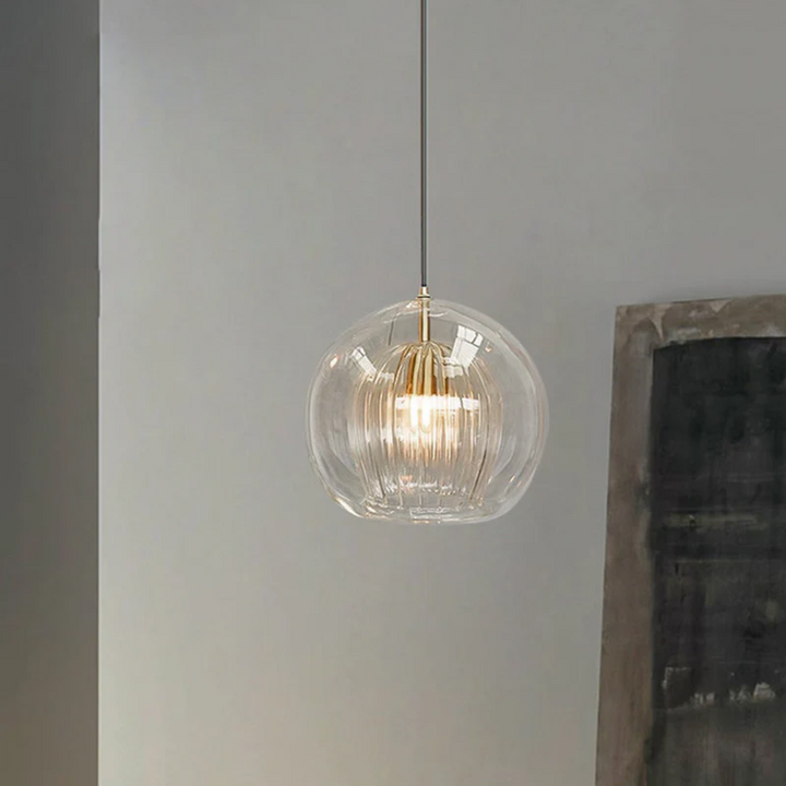 Kugelförmige Glas-Pendelleuchte, modern, transparent, für Wohnzimmerbeleuchtung.