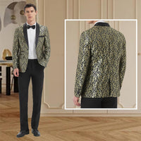 Mann im eleganten gold-schwarzen Brokat-Sakko mit Fliege, formelle Abendmode, luxuriöses Design.