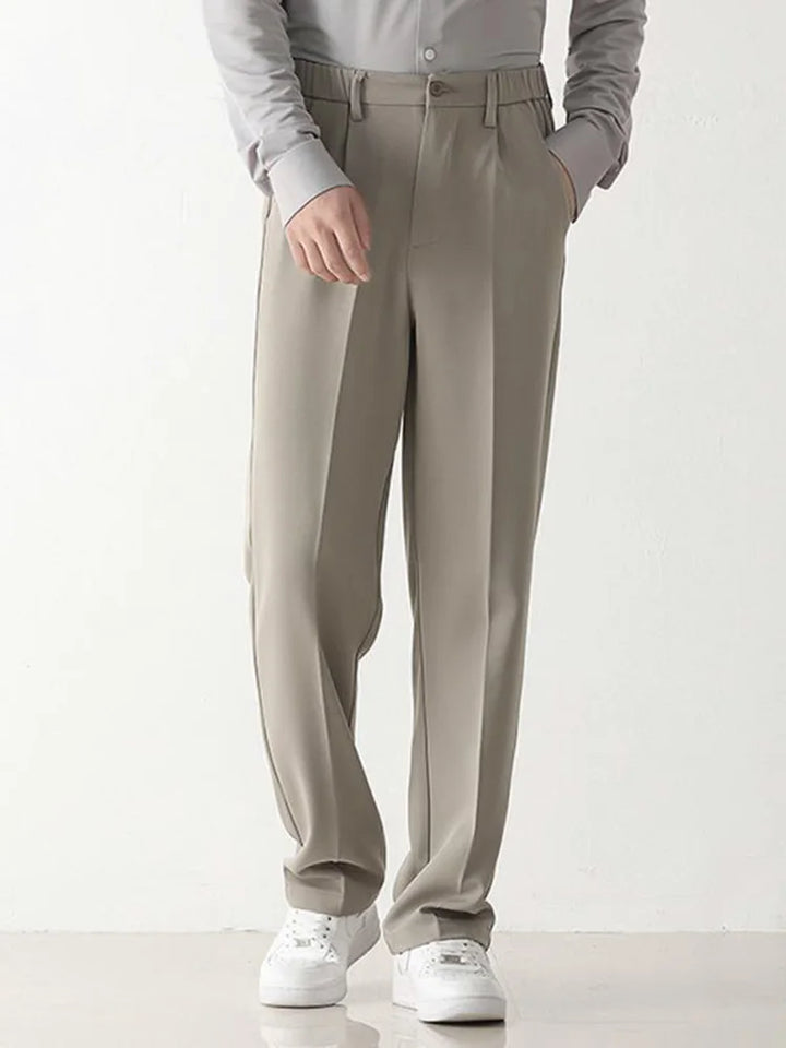 Grau gestreifte Herren-Polyesterhose, locker, gerade geschnitten, modisch, lässig.