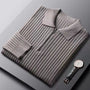 Grauer Strickpullover mit Reißverschluss, geripptes Design, Herrenmode, elegant, modern.