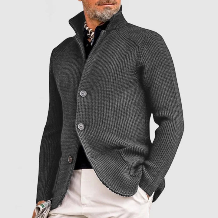 Grauer Herrenstrickjacke mit Knöpfen, elegantes Design, ideal für Herbstmode.