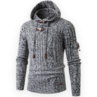 Grauer Strickpullover mit Kapuze, Kordelzug und Knöpfen, Herrenmode, Winterkleidung.