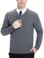 Grauer Herrenpullover aus Kaschmir, V-Ausschnitt, elegant, warm, ideal für Büro und Freizeit.