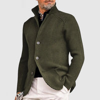 Grüne Strickjacke für Herren, elegantes Design, Knopfleiste, Herbstmode, Freizeitkleidung.