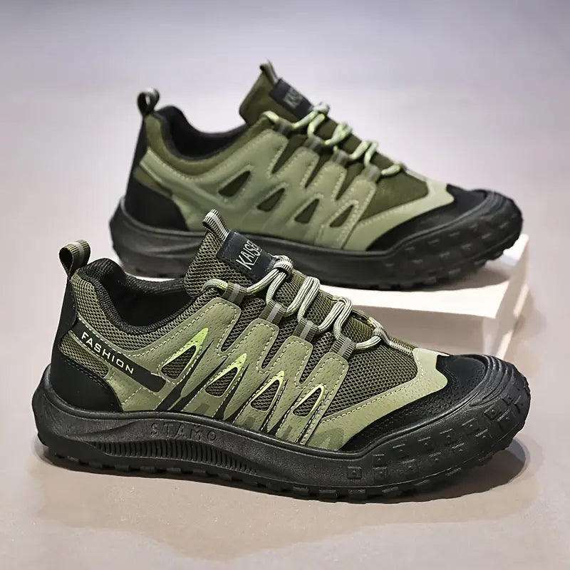Grüne Outdoor-Sneaker für Herren, atmungsaktiv, rutschfest, modisches Design.