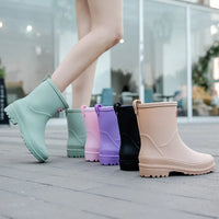 Damen Gummistiefel in Pastellfarben, wasserdicht, rutschfest, ideal für Regenwetter.