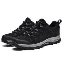 Schwarze Wanderschuhe, Outdoor-Schuhe, rutschfeste Sohle, atmungsaktiv, robustes Design.
