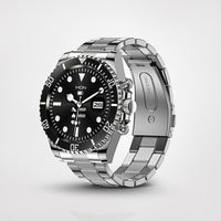 Silberne Smartwatch mit schwarzem Zifferblatt, Edelstahlarmband, Herzfrequenzmesser.