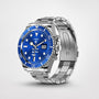 Blaue Edelstahl-Smartwatch mit Herzfrequenzmesser und Datumsanzeige, stilvolles Design.